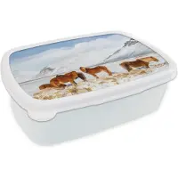 MuchoWow Broodtrommel Wit - Lunchbox - Brooddoos - Bruine IJslander paarden aan de voet van een besneeuwde berg - 18x12x6 cm - Volwassenen
