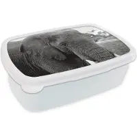MuchoWow Broodtrommel Wit - Lunchbox - Brooddoos - Close-up van een olifant in de natuur in zwart-wit - 18x12x6 cm - Volwassenen