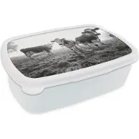 MuchoWow Broodtrommel Wit - Lunchbox - Brooddoos - Een mistige ochtend bij de Friese koeien in het weiland - zwart wit - 18x12x6 cm - Volwassenen