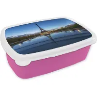 MuchoWow Broodtrommel Roze - Lunchbox - Brooddoos - De Eiffeltoren in de avond met een erg heldere lucht in Parijs - 18x12x6 cm - Kinderen - Meisje