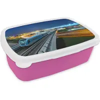 MuchoWow Broodtrommel Roze - Lunchbox - Brooddoos - Een trein die over een spoorbrug gaat - 18x12x6 cm - Kinderen - Meisje
