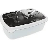 MuchoWow Broodtrommel Wit - Lunchbox - Brooddoos - Zwart wit basketbalspeler met een basketbal - zwart wit - 18x12x6 cm - Volwassenen
