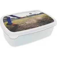 MuchoWow Broodtrommel Wit - Lunchbox Jongen schiet op doel - Brooddoos 18x12x6 cm - Brood lunch box - Broodtrommels voor kinderen en volwassenen