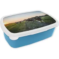 MuchoWow Broodtrommel Blauw - Lunchbox - Brooddoos - Koeien - Zon - Weg - 18x12x6 cm - Kinderen - Jongen