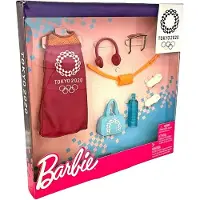 Barbie Verhalenmodepakket met Popkleding Geïnspireerd op Olympische Spelen Tokio 2020: Jurk met 6 Accessoires, Cadeau voor 3 tot 8 Jaar