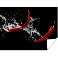PosterMonkey Poster Chilipeper - Stilleven - Water - Zwart - Rood - 160x120 cm XXL - Kerstversiering - Kerstdecoratie voor binnen - Kerstmis