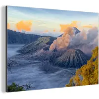 MuchoWow Wanddecoratie Metaal - Aluminium Schilderij Industrieel - Mist in Indonesië - 180x120 cm - Dibond - Foto op aluminium - Industriële muurdecoratie - Voor de woonkamer/slaapkamer