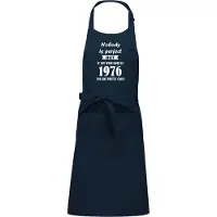 Kariban Cadeauschort - Tekstschort - Keukenschort - BBQ schort - verjaardag - vaderdag - moederdag - Nobody is perfect 1976 - navy blauw