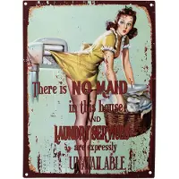 Clayre & Eef Tekstbord 25x1x33 cm Groen Ijzer Vrouw There is no maid in this house and laundry services are expressly