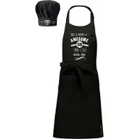 Kariban Cadeauset - Cadeauschort - Leeftijdcadeau - Tekstschort - Keukenschort - BBQ schort + koskmuts - zwart - bedrukt met Awesome - met de leeftijd - 50