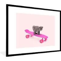 PosterMonkey Fotolijst - Posters - Poes - Kitten - Dieren - Skateboard - Roze - 80x60 cm - Woondecoratie - Poster met frame