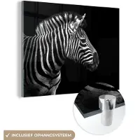 MuchoWow Glasschilderij 160x120 cm - Schilderij acrylglas - Zebra - Zwart - Wit - Portret - Dieren - Foto op glas - Schilderijen