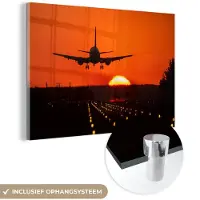 MuchoWow Glasschilderij 30x20 cm - Schilderij acrylglas - Zonsondergang - Vliegtuig - Oranje - Zon - Foto op glas - Schilderijen