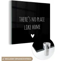 MuchoWow Glasschilderij 90x90 cm - Schilderij acrylglas - Engelse quote "There is no place like home" met een hartje tegen een zwarte achtergrond - Foto op glas - Schilderijen