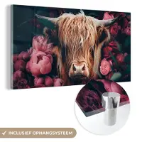 MuchoWow Glasschilderij 120x60 cm - Schilderij acrylglas - Koe - Schotse hooglander - Bloemen - botanisch - Foto op glas - Schilderijen