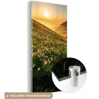 MuchoWow Glasschilderij 60x120 cm - Schilderij acrylglas - Bloemen - Zon - Bergen - Foto op glas - Schilderijen
