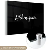 MuchoWow Glasschilderij 30x20 cm - Schilderij acrylglas - Quotes - Kitchen Queen - Vrouwen - Inductiebeschermer - Inductie Kookplaat - Foto op glas - Schilderijen
