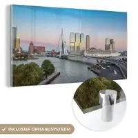 MuchoWow Glasschilderij 40x20 cm - Schilderij acrylglas - Rotterdam - Water - Brug - Foto op glas - Schilderijen