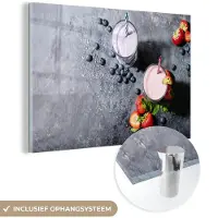 MuchoWow Glasschilderij 60x40 cm - Schilderij acrylglas - Smoothie - Fruit - Aardbei - Bes - Marmer - Foto op glas - Schilderijen