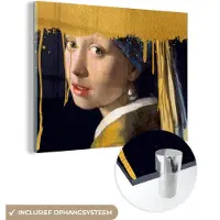 MuchoWow Glasschilderij 40x30 cm - Schilderij acrylglas - Meisje met de parel - Goud - Vermeer - Foto op glas - Schilderijen
