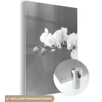 MuchoWow Glasschilderij 30x40 cm - Schilderij acrylglas - Orchidee - Bloemen - Plant - Wit - Paars - Foto op glas - Schilderijen