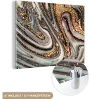 MuchoWow Glasschilderij 160x120 cm - Schilderij acrylglas - Marmerlook - Goud - Glitter - Luxe - Marmer - Wit - Foto op glas - Schilderijen