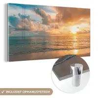 MuchoWow Glasschilderij - Foto op glas - Zand - Zee - Zon - Wolken - 80x40 cm - Acrylglas - Muurdecoratie - Glasschilderij zee - Glasschilderij strand - Wanddecoratie