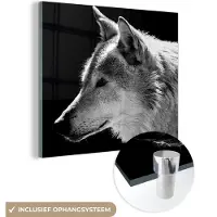 MuchoWow Glasschilderij - Foto op glas - Acrylglas - Wilde dieren - Wolf - Zwart - Wit - Muurdecoratie - 90x90 cm - Woonkamer - Kamerdecoratie - Wanddecoratie dieren