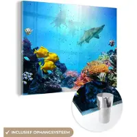 MuchoWow Glasschilderij 120x90 cm - Schilderij acrylglas - Zee - Vissen - Kleuren - Foto op glas - Muurdecoratie woonkamer - Wanddecoratie slaapkamer - Schilderijen
