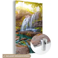 MuchoWow - Glasschilderij - Kamer decoratie - Waterval - Bos - Oase - Acrylglas - Schilderij op glas - Schilderij natuur - 120x180 cm - Schilderijen woonkamer
