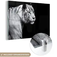 MuchoWow Glasschilderij - Foto op glas - Schilderij glas - Slaapkamer - Woondecoratie - Dieren - Tijger - Wilde dieren - Licht - Muurdecoratie - Woonkamer decoratie - Keukendecoratie - 180x120 cm