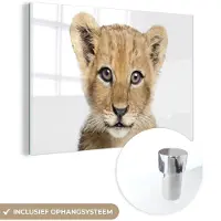 MuchoWow Glasschilderij 180x120 cm - Schilderij acrylglas - Leeuw - Dieren - Natuur - Wit - Foto op glas - Schilderijen