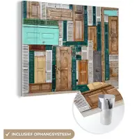 MuchoWow Glasschilderij 120x90 cm - Schilderij acrylglas - Deuren - Architectuur - Groen - Bruin - Antiek - Foto op glas - Schilderijen