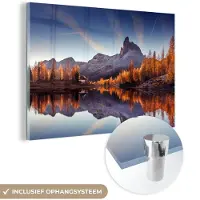MuchoWow Glasschilderij Natuur - Schilderij glas - Bergen - Herfst - Meer - Landschap - Foto op glas - Kamerdecoratie - 30x20 cm - Woonkamer - Wanddecoratie glas
