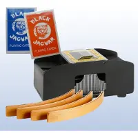 DOBENO Deluxe Kaartspel Set: Kaartschudmachine, 2 Pakjes Speelkaarten & 4 Houten Kaarthouders