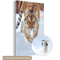 MuchoWow Glasschilderij 60x90 cm - Schilderij acrylglas - Tijger - Sneeuw - Dieren - Foto op glas - Schilderijen
