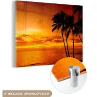 MuchoWow Glasschilderij - Acrylplaat - Palmboom - Oranje - Zonsondergang - Zee - Glazen schidlerij - Foto op glas - Wanddecoratie - Kamer decoratie - Acrylglas - 160x120 cm - Schilderijen woonkamer