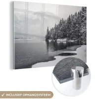 MuchoWow Glasschilderij 30x20 cm - Schilderij acrylglas - Water - Winter - Natuur - Dennenboom - Foto op glas - Schilderijen