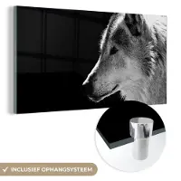 MuchoWow Glasschilderij - Foto op glas - Acrylglas - Wilde dieren - Wolf - Zwart - Wit - Muurdecoratie - 80x40 cm - Woonkamer - Kamerdecoratie - Wanddecoratie dieren