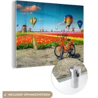 MuchoWow Glasschilderij 40x30 cm - Schilderij acrylglas - Luchtballon - Oranje - Tulpen - Foto op glas - Schilderijen