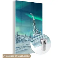 MuchoWow Glasschilderij 120x180 cm - Schilderij acrylglas - Noorderlicht - Sneeuw - Landschap - Winter - Den - Foto op glas - Schilderijen