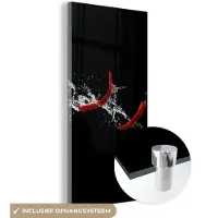 MuchoWow Glasschilderij 20x40 cm - Schilderij acrylglas - Chilipeper - Stilleven - Water - Zwart - Rood - Foto op glas - Schilderijen