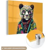 MuchoWow Glasschilderij 160x120 cm - Schilderij acrylglas - Panda - Bril - Bloemen - Hippie - Foto op glas - Schilderijen