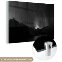 MuchoWow Glasschilderij 150x100 cm - Schilderij acrylglas - Bergen - Noorderlicht - Ruimte - Foto op glas - Schilderijen
