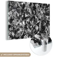 MuchoWow Glasschilderij zwart wit - Zwart - Wit - Steen - Graniet - 90x60 cm - Foto op glas - Slaapkamer decoratie