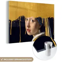 MuchoWow Glasschilderij 120x80 cm - Schilderij acrylglas - Meisje met de parel - Goud - Vermeer - Foto op glas - Schilderijen