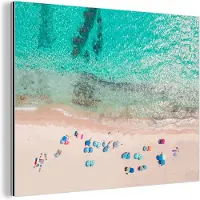 MuchoWow Wanddecoratie Metaal - Aluminium Schilderij Industrieel - Zee - Strand - Zomer - Parasols - Blauw - 160x120 cm - Dibond - Foto op aluminium - Industriële muurdecoratie - Voor de woonkamer/slaapkamer