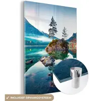 MuchoWow Glasschilderij natuur - Water - Bergen - Bomen - Mist - Woonkamer - Schilderij glas - 30x40 cm - Muurdecoratie - Foto op glas - Woondecoratie