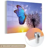 MuchoWow Glasschilderij - Foto op glas - Vlinders - Bloemen - Zon - Blauw - Paardenbloem - Acrylverf - 120x80 cm - Schilderij glas - Glasschilderij vlinder - Glasschilderij dieren - Wanddecoratie