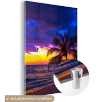 MuchoWow Glasschilderij - Wanddecoratie natuur - Zonsondergang - Paars - Zee - Palmboom - Foto op glas - Kamer decoratie - Acrylplaat - Glazen schilderij - Acrylglas - 120x160 cm - Wanddecoratie
